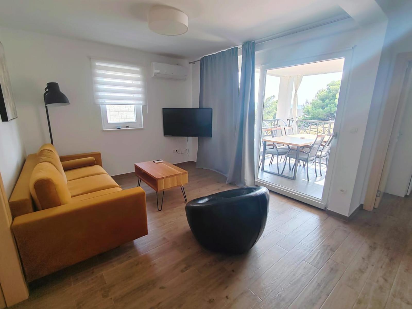 L&L Apartmani 1 Bol Buitenkant foto