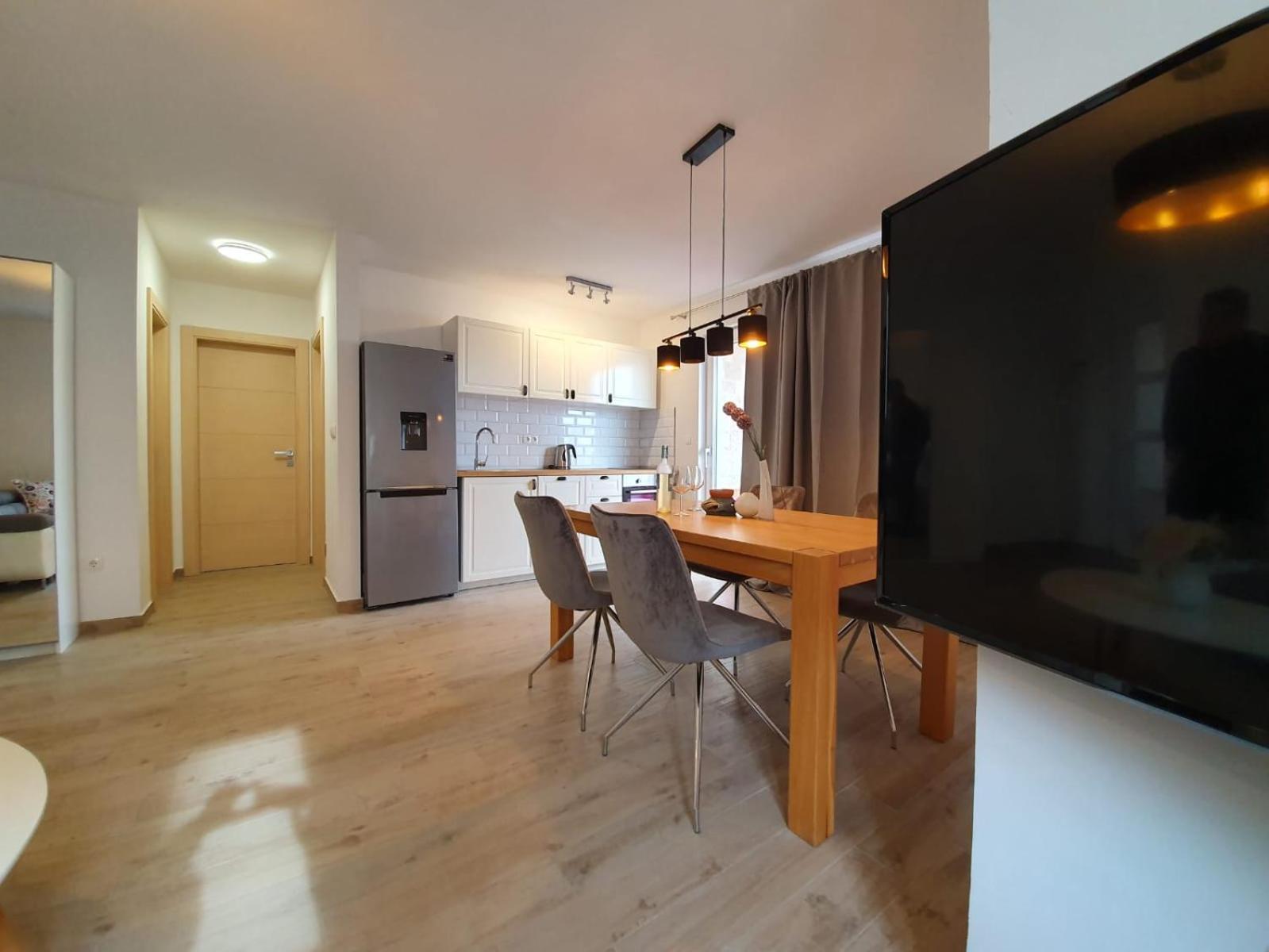 L&L Apartmani 1 Bol Buitenkant foto