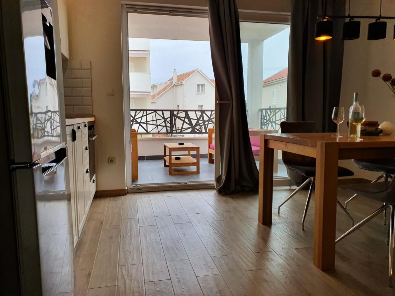 L&L Apartmani 1 Bol Buitenkant foto