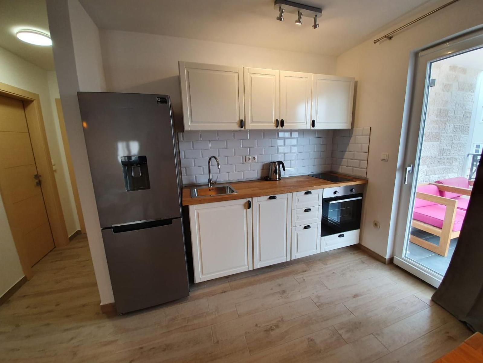 L&L Apartmani 1 Bol Buitenkant foto
