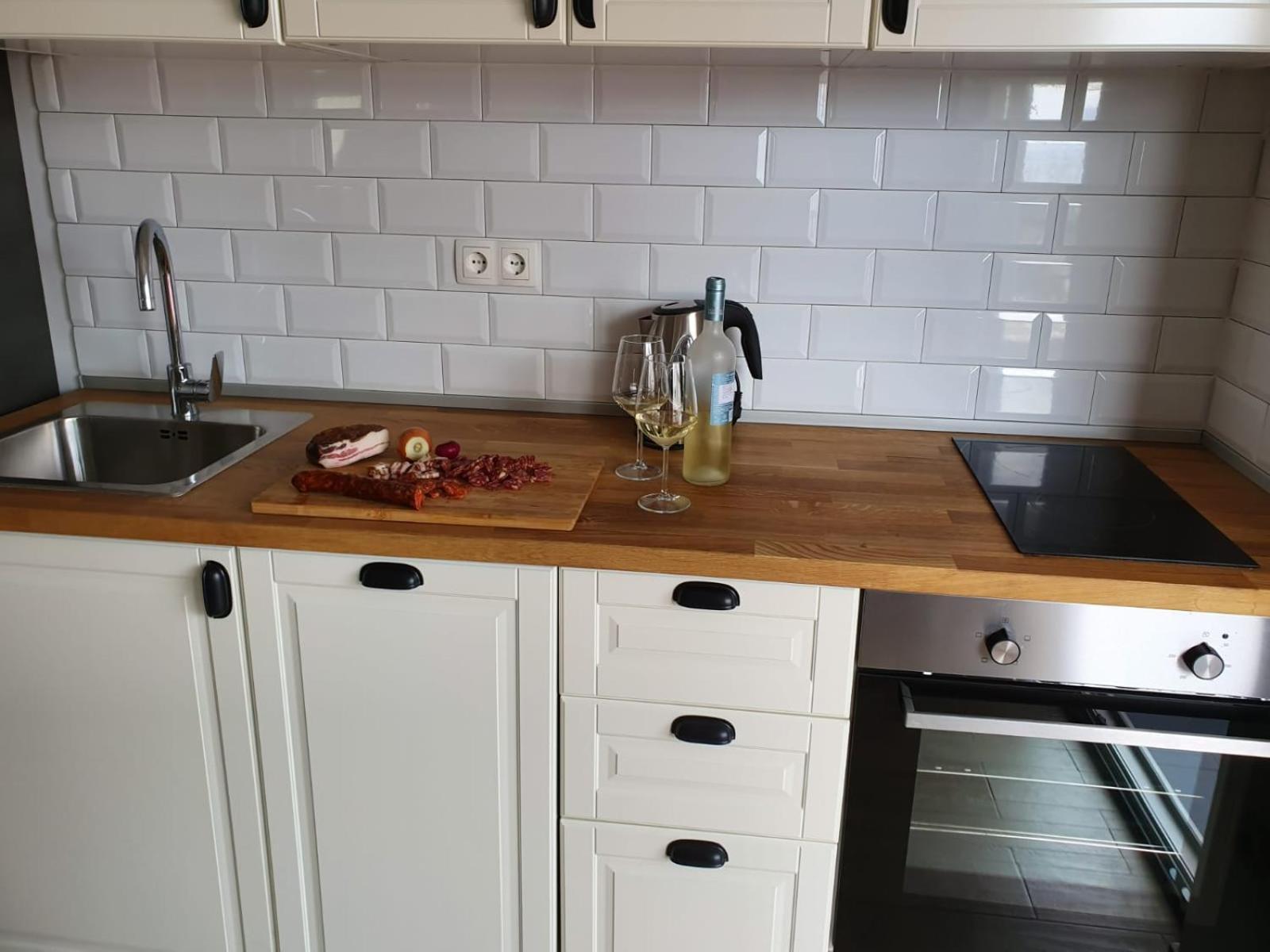 L&L Apartmani 1 Bol Buitenkant foto