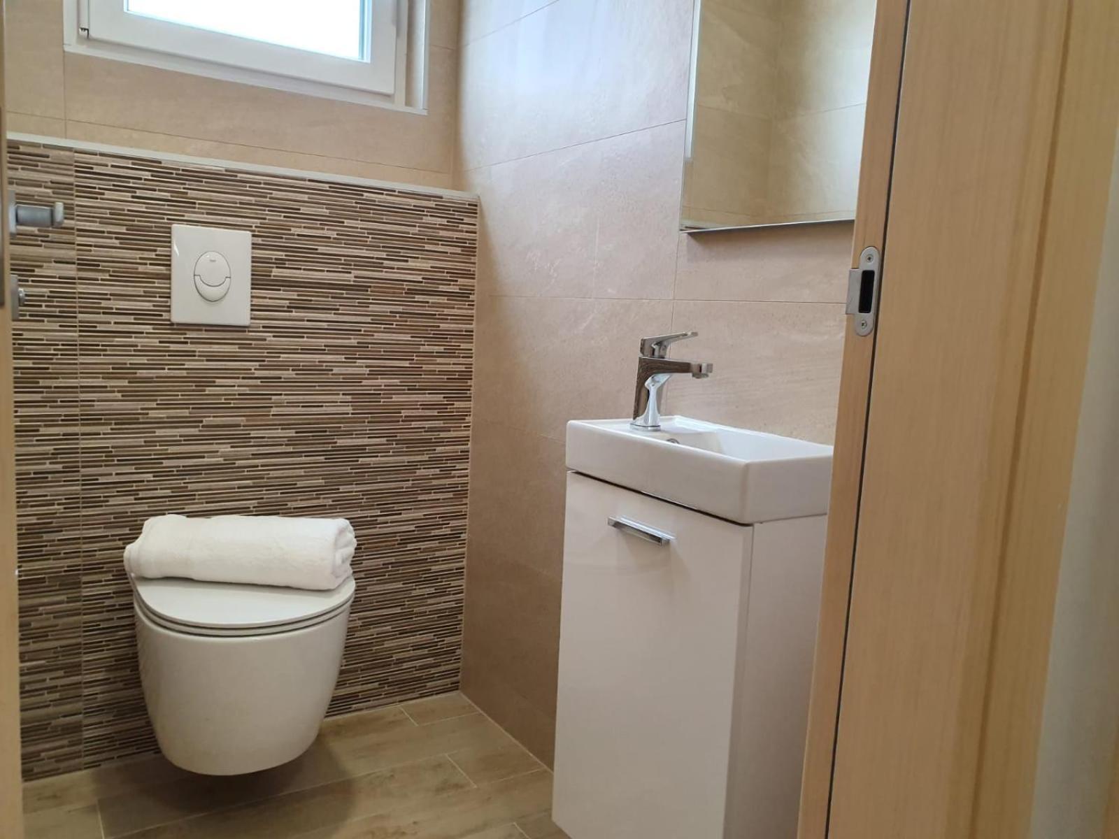 L&L Apartmani 1 Bol Buitenkant foto